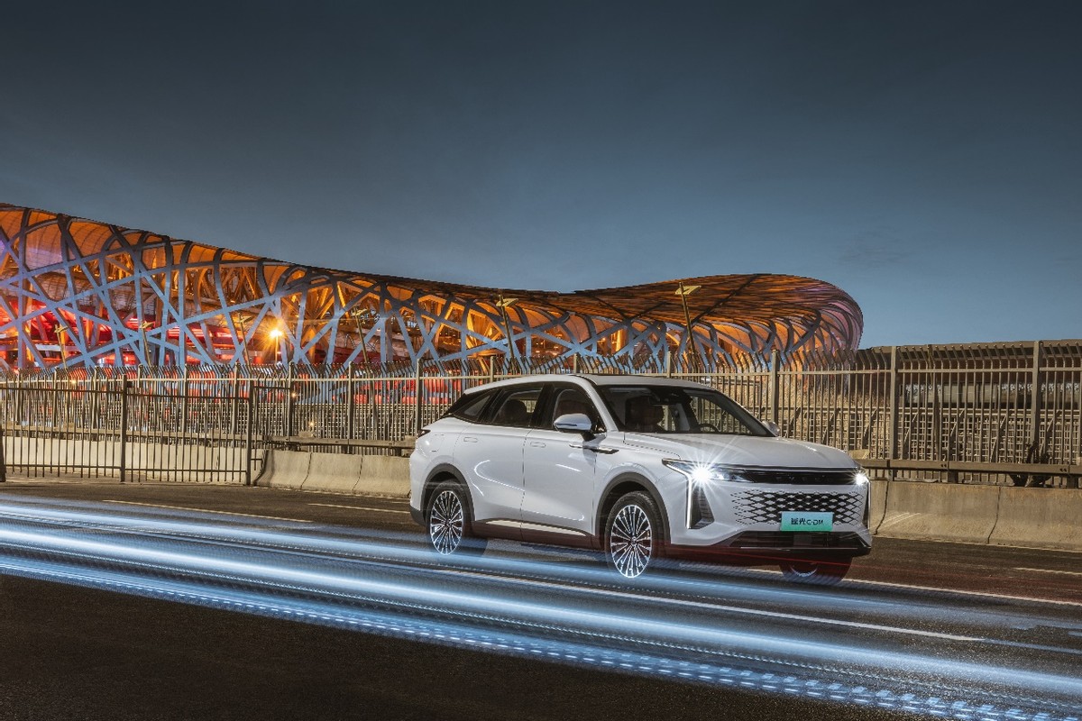 锂电池有着诸多优势,通过将磷酸锰锂与磷酸铁锂两种材料复合形成的磷