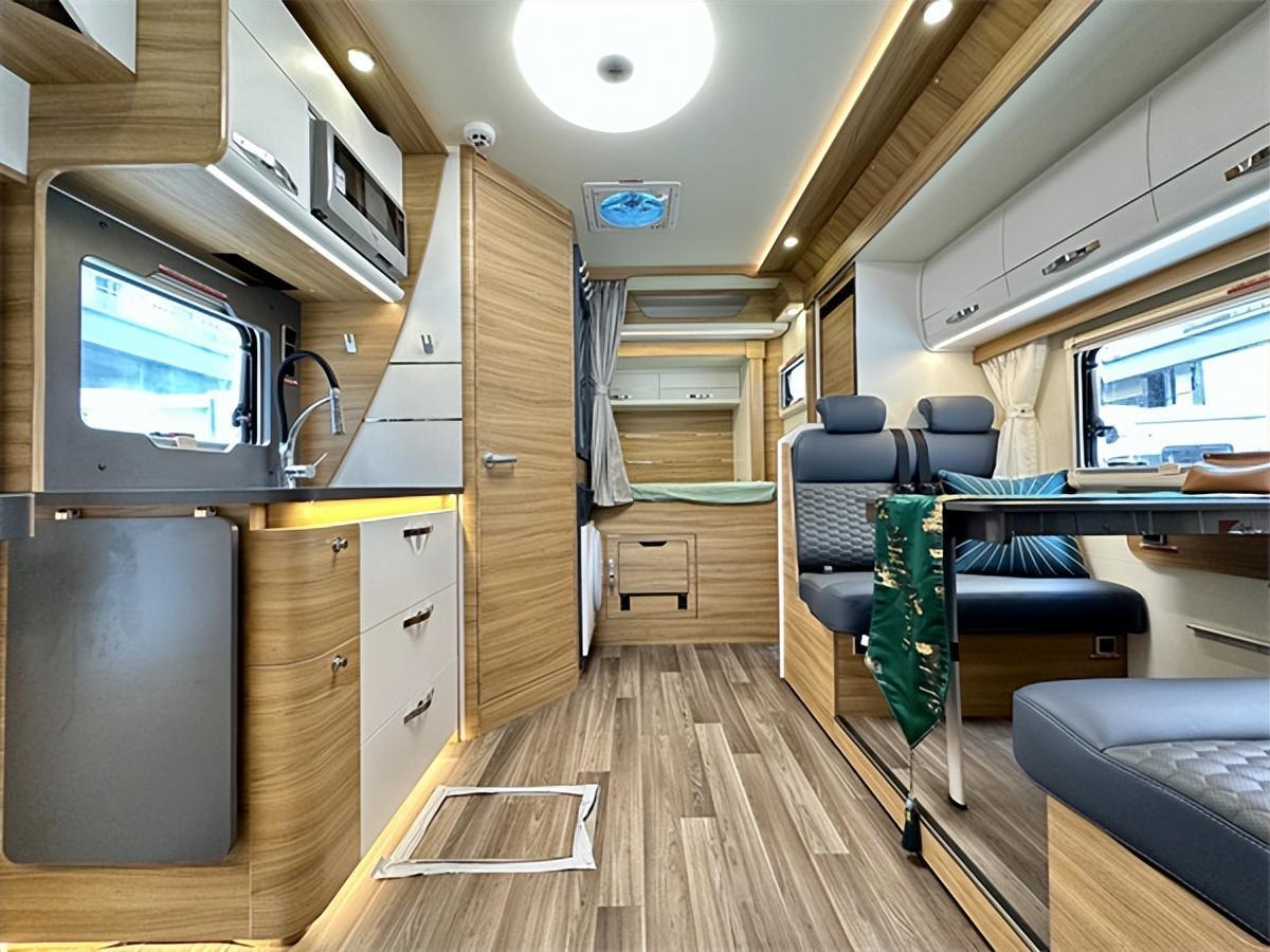 新款戴德房车恺丰双拓展依维柯房车现车