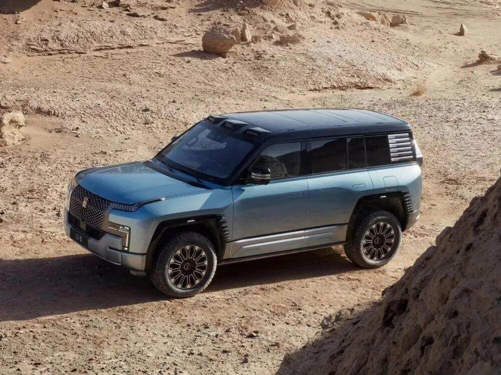 迪子又破纪录了百万级suv仰望u8上市交付突破5000辆仅用132天