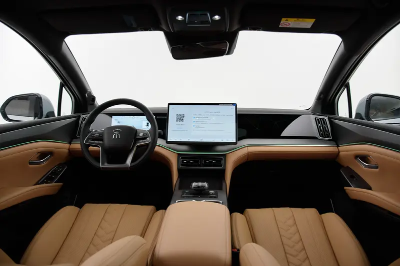 比亚迪宋l dm-i内饰首发 新增水晶档把/氛围灯