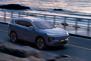 捷途山海L7上市：定位家用SUV，奇瑞系插混车这是要自我打架？