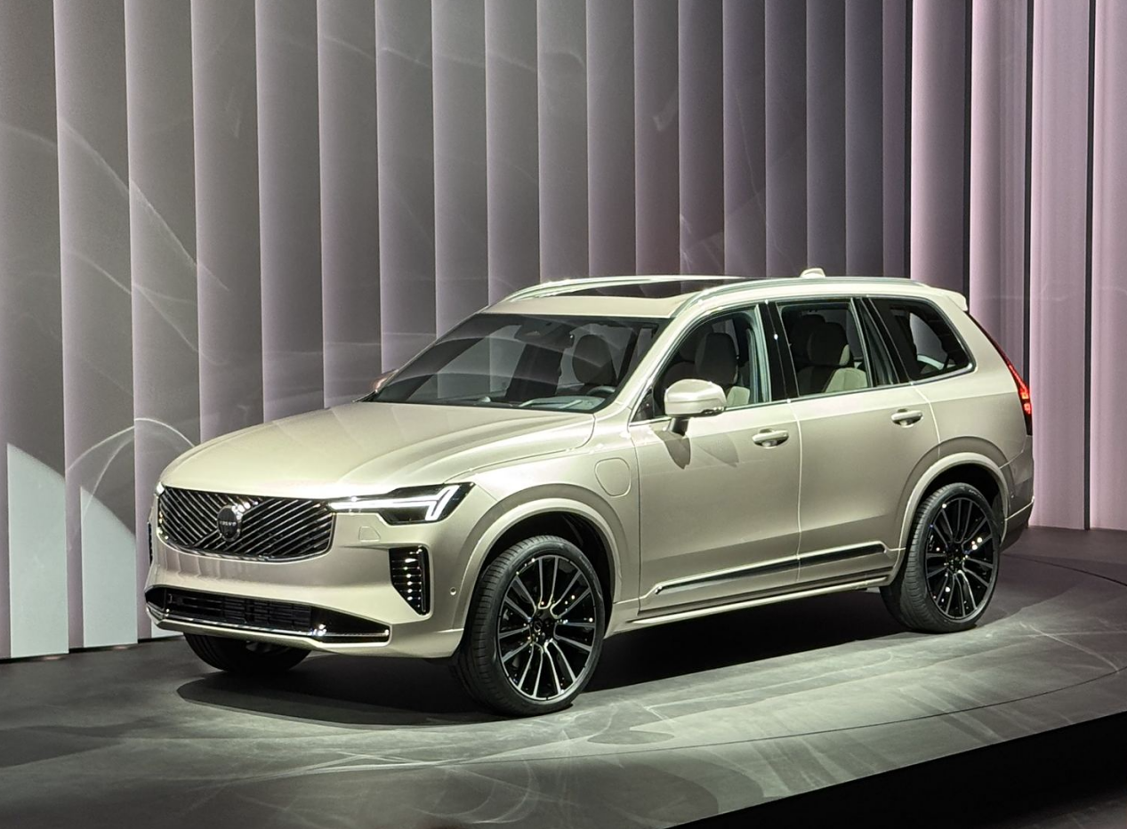 全新2022款xc90谍照图片