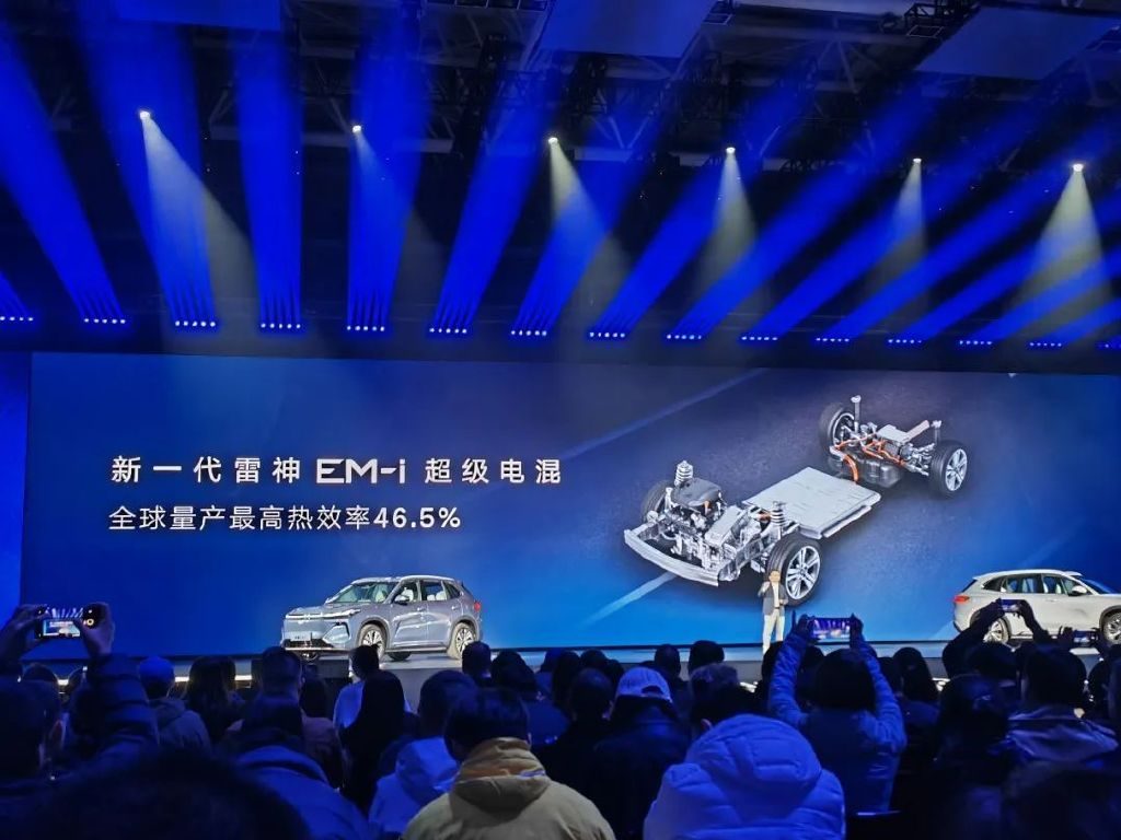 10万级家用车务实之选，吉利银河星舰7满足既要又要还要