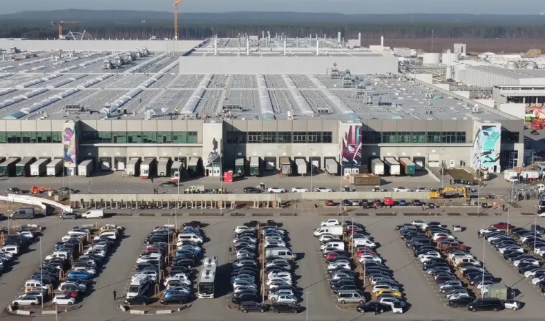 定价低于3万美元，特斯拉Model Q明年上半年上市