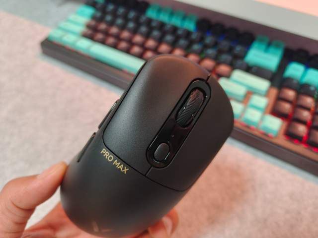 性能与舒适并重的游戏利器，雷柏VT3 Pro Max鼠标