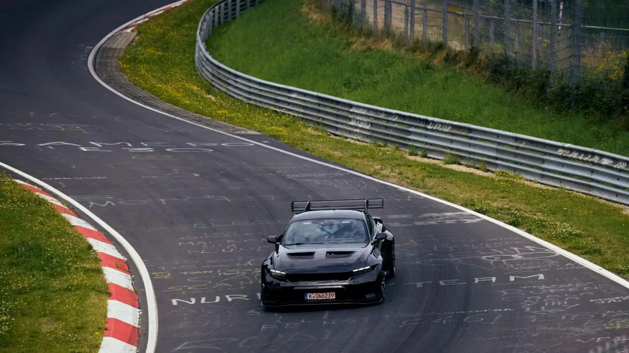 Mustang GTD加入纽北“6分俱乐部”，已能吃到911 GT3 RS尾气？