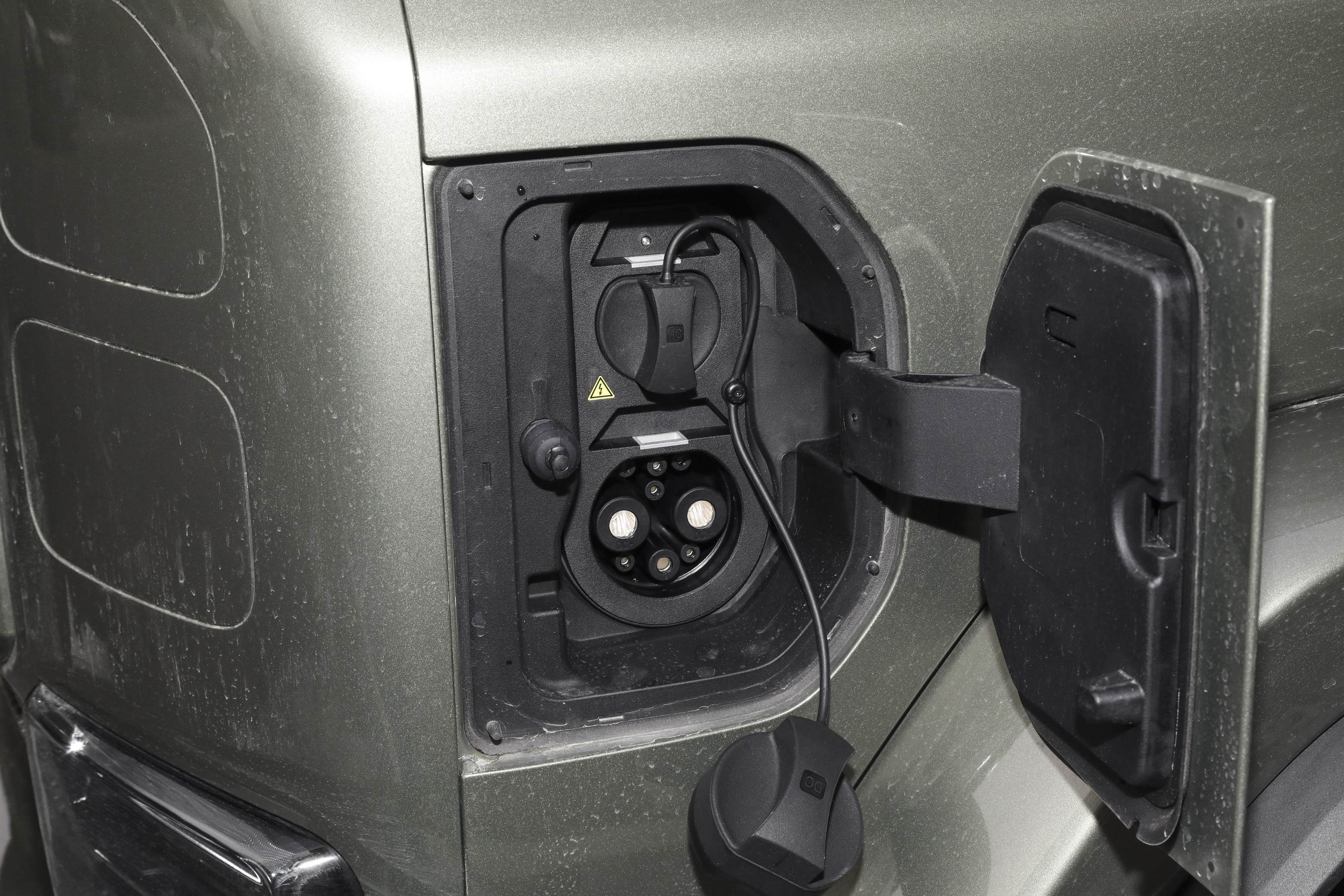 三种续航 复古外形 9.98万起售的iCAR V23值得买吗？