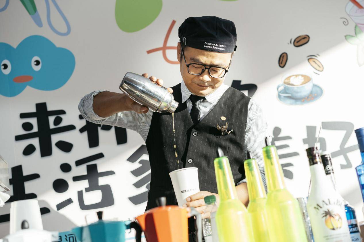 吉利银河E5对比试驾品鉴会天津站落幕