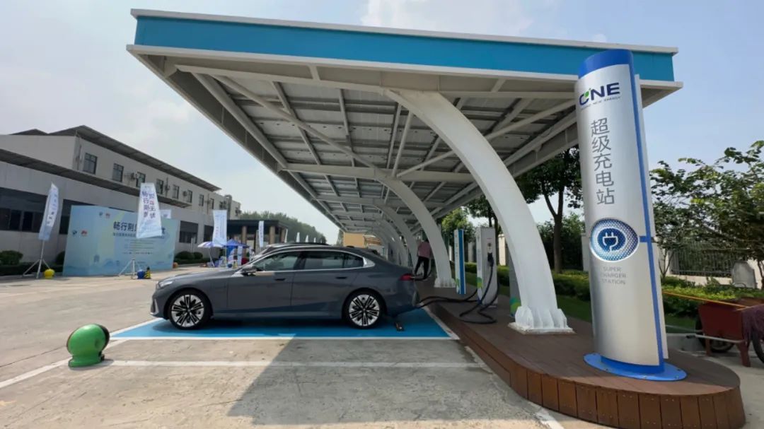 阿勒泰我来了！穿越10000公里，BMW i5的驾驶辅助、豪华舒适性等表现如何？