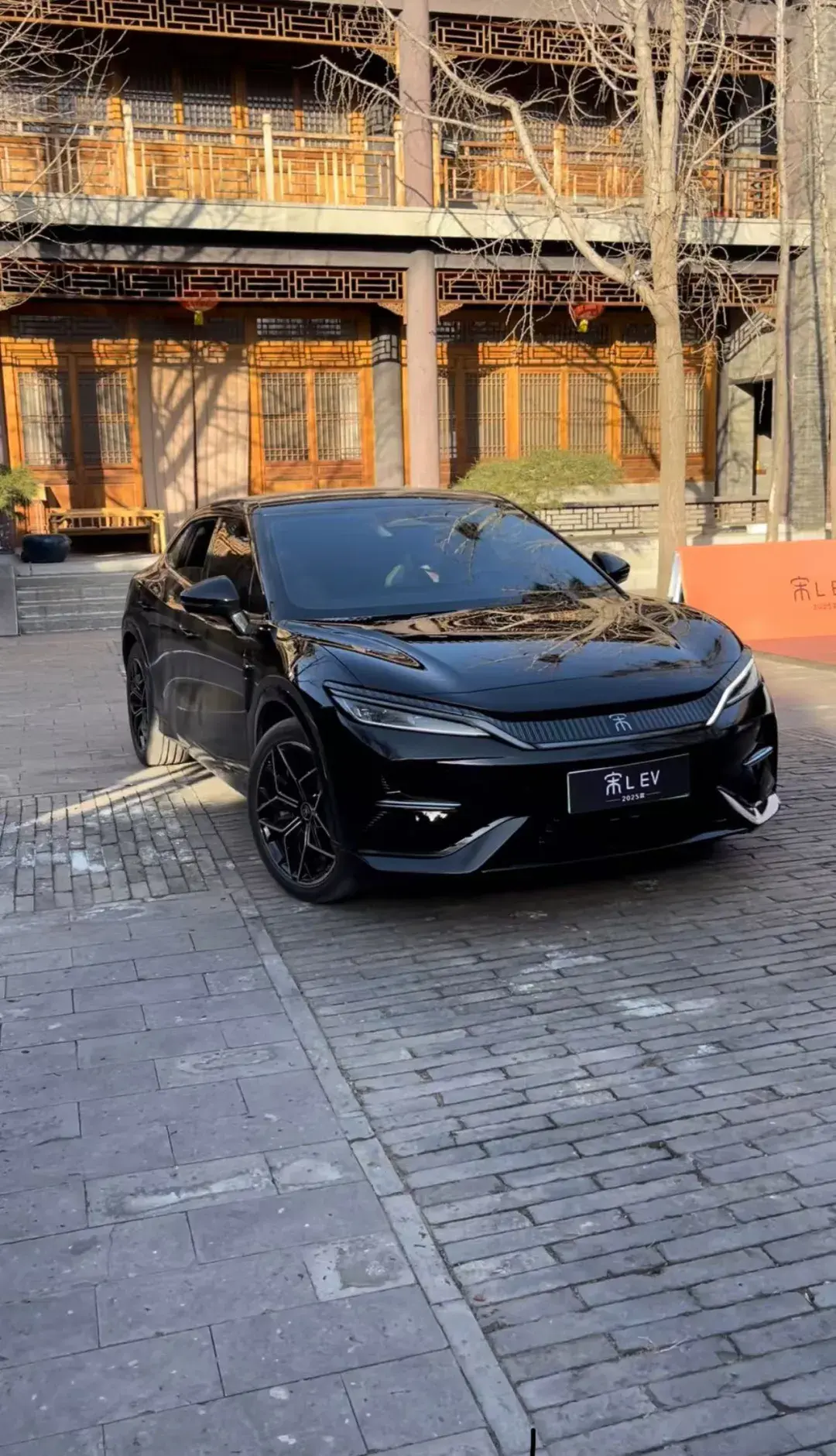 比亚迪宋L EV用实力证明“聪明”的汽车是这个样子的