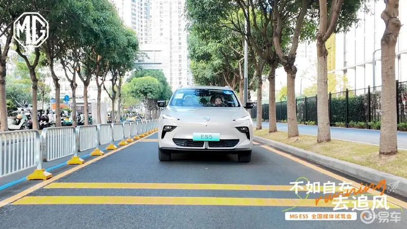 MG ES5驾控性能卓越，创新“晕车舒缓系统”引领电车新标杆