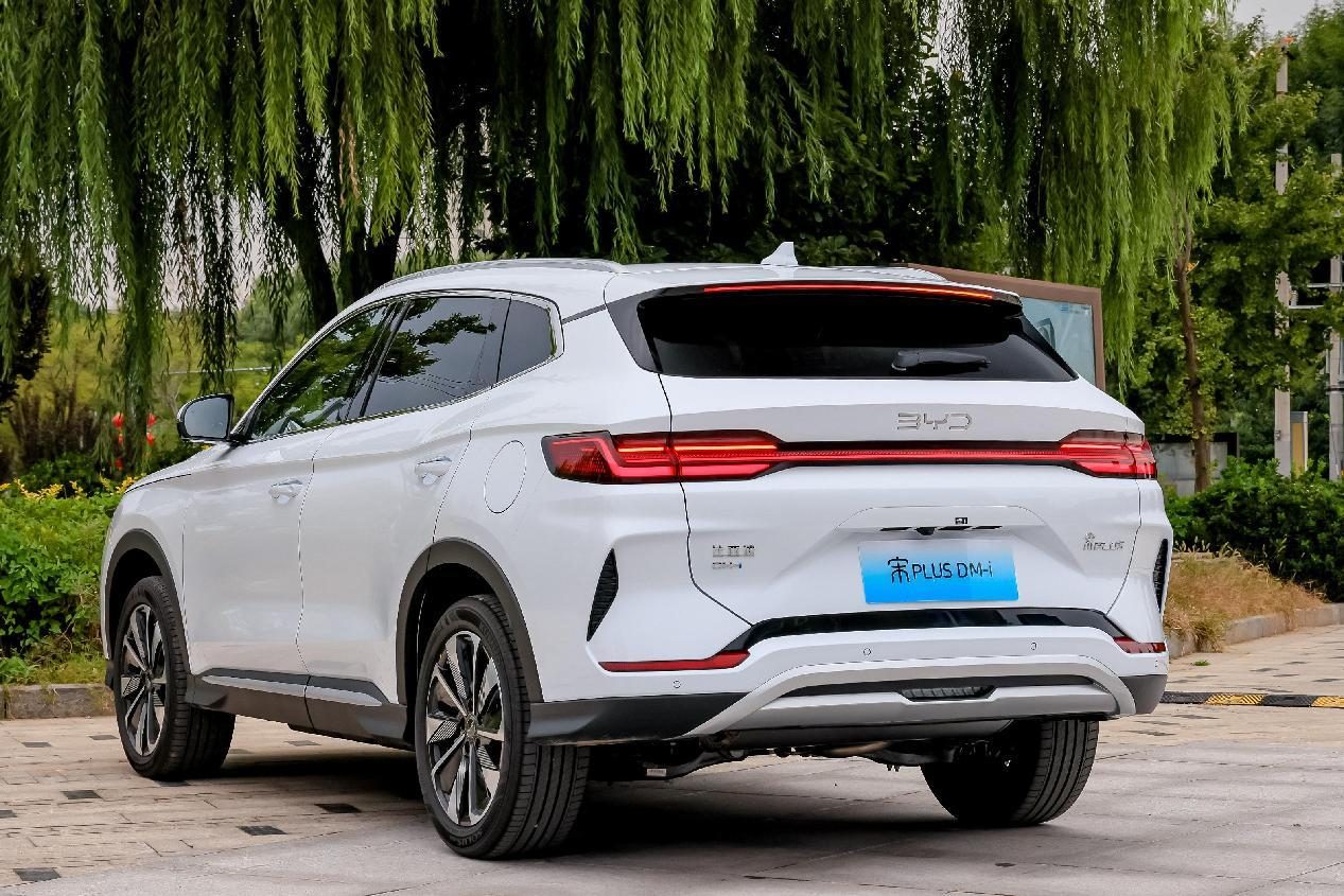 20万以内可油可电SUV，深蓝S07和比亚迪宋PLUS谁更适合冬季用车？