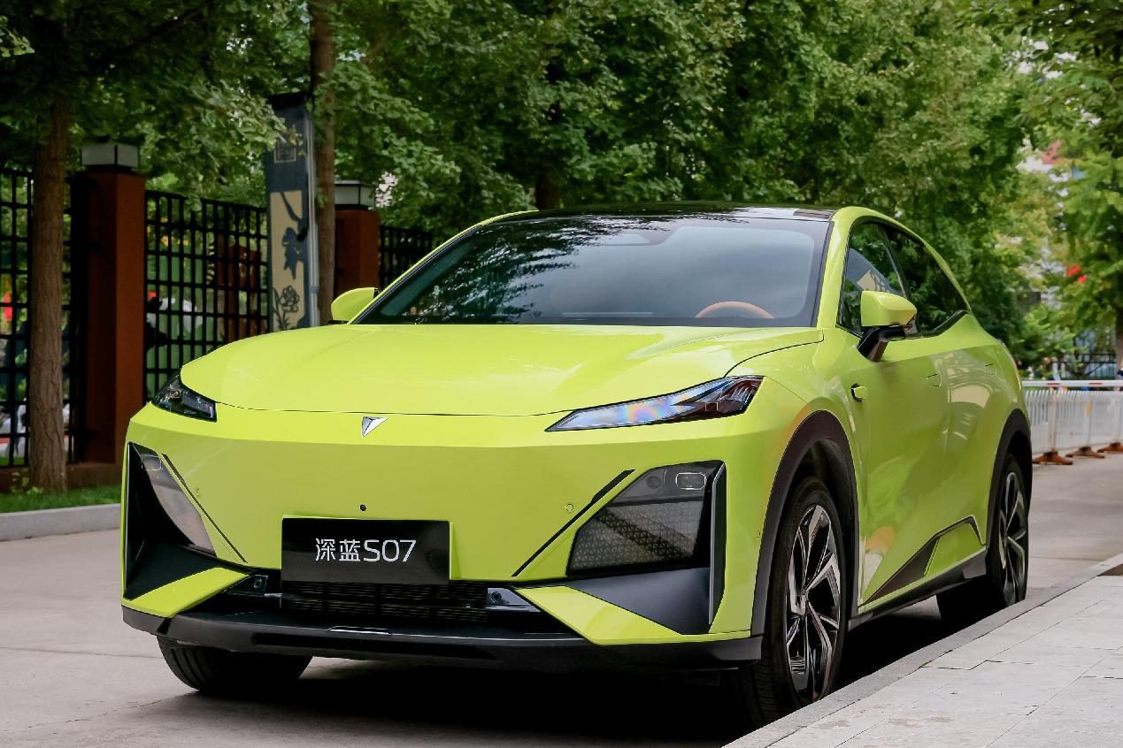 20万以内可油可电SUV，深蓝S07和比亚迪宋PLUS谁更适合冬季用车？