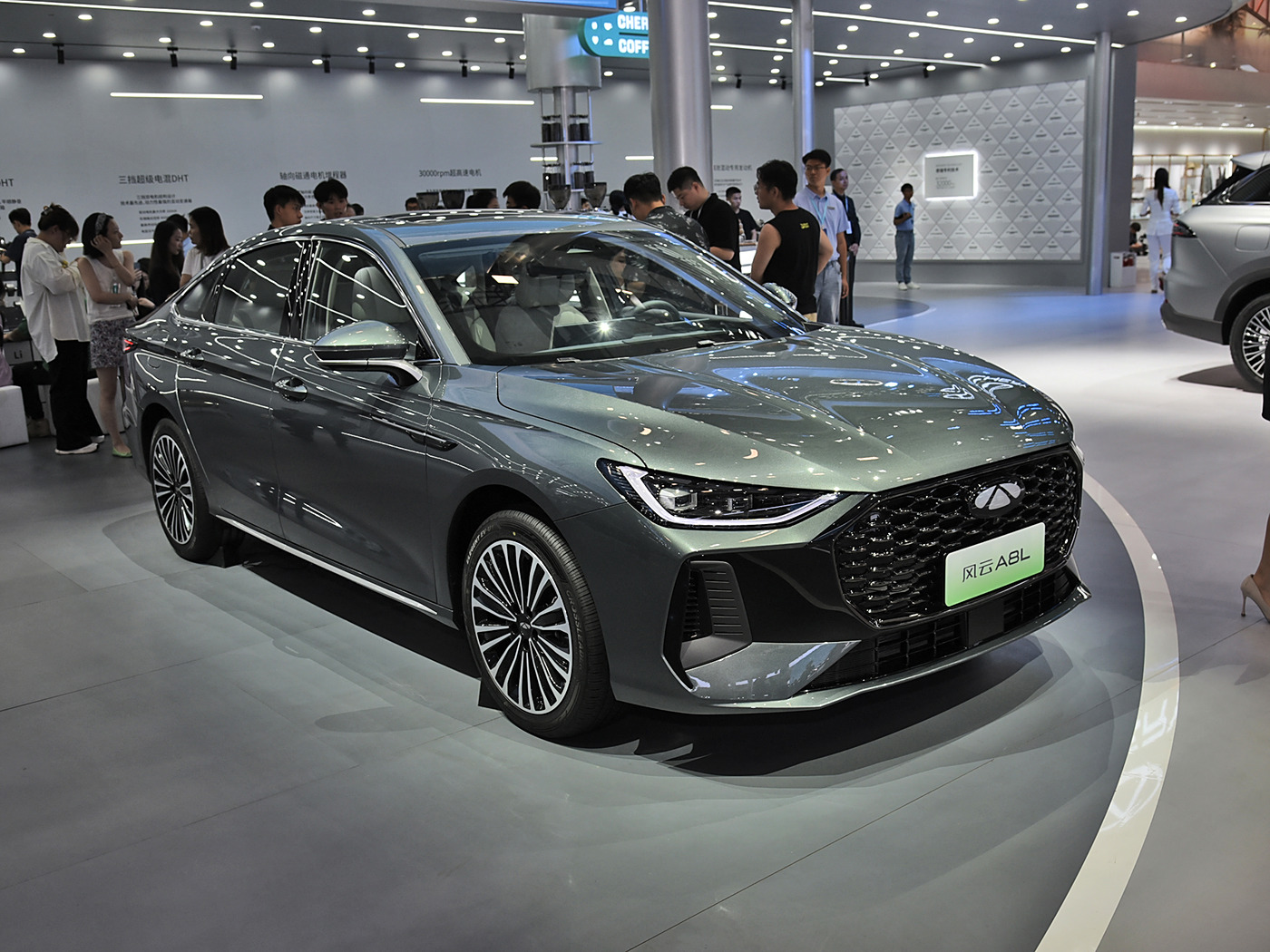 秦L的对手来了，9.99万起，奇瑞打造，综合续航超2100km