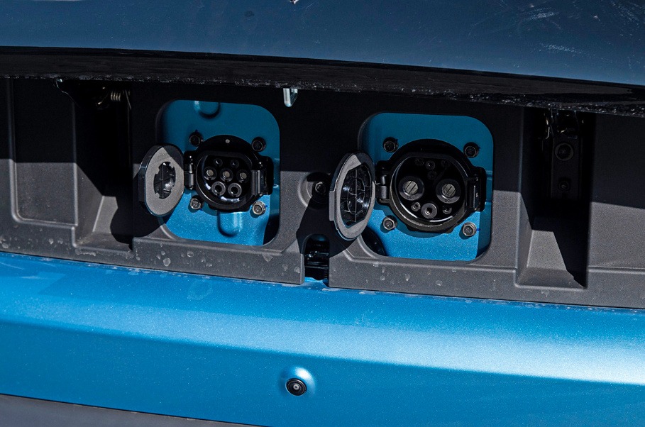 10万级方盒子对决：奇瑞iCAR V23对比宝骏悦也Plus