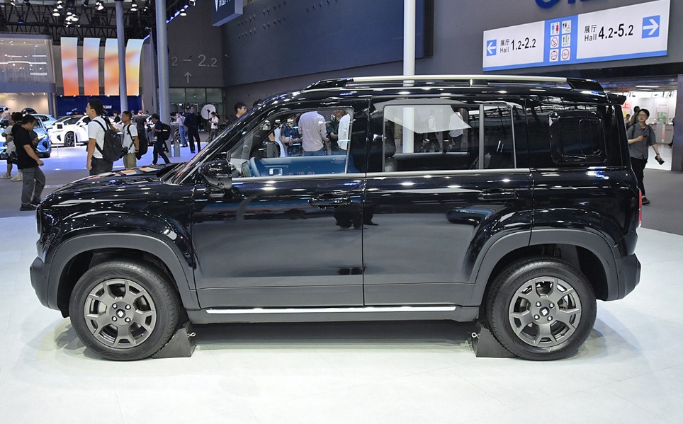 10万级方盒子对决：奇瑞iCAR V23对比宝骏悦也Plus