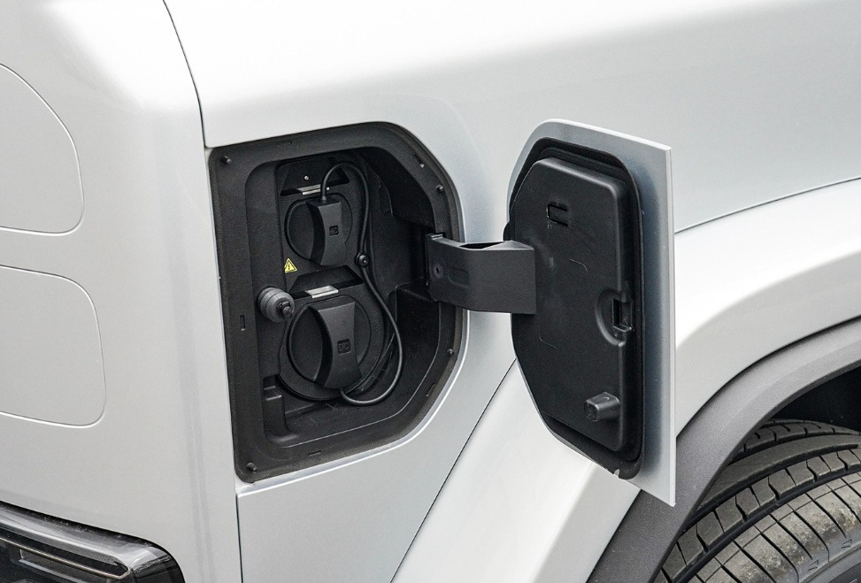10万级方盒子对决：奇瑞iCAR V23对比宝骏悦也Plus