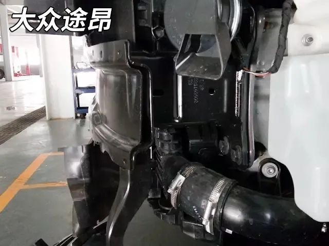 大众揽境拆车：就这防撞梁，一般车真撞不动！