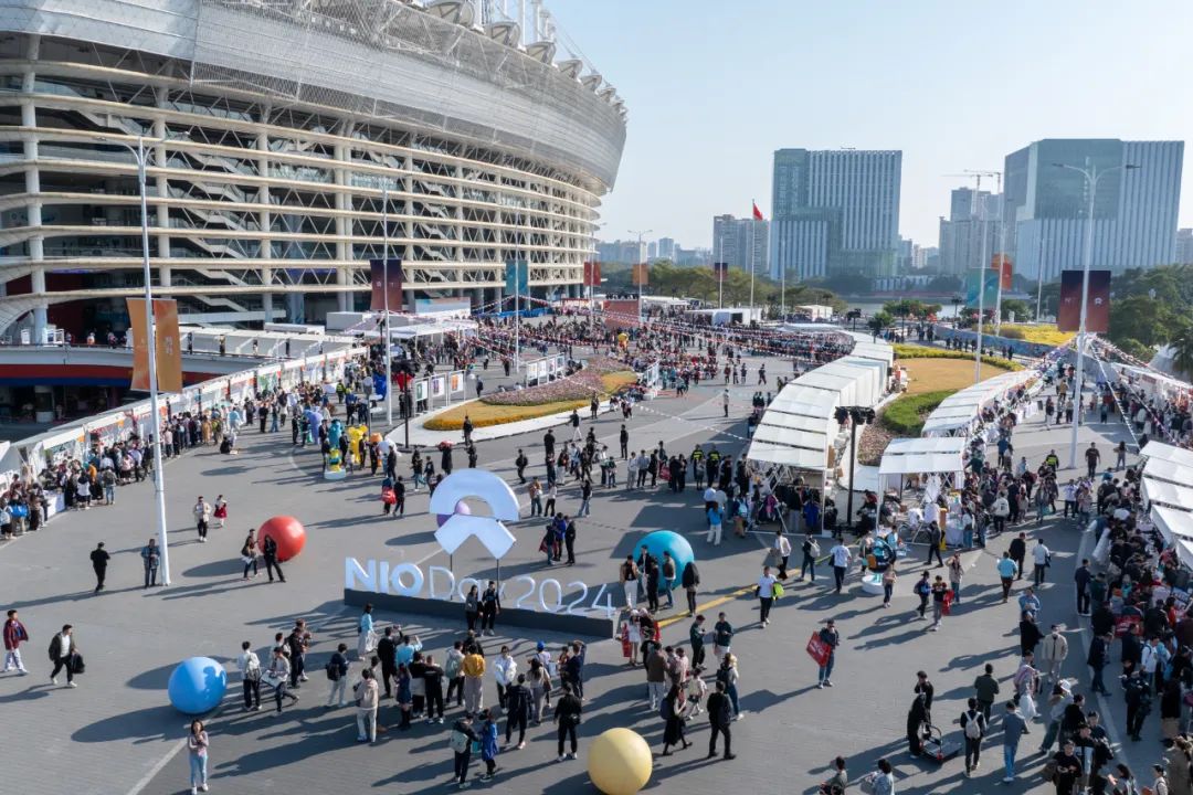 最高端ET9、最亲民萤火虫：对“蔚来的未来”有多重要？