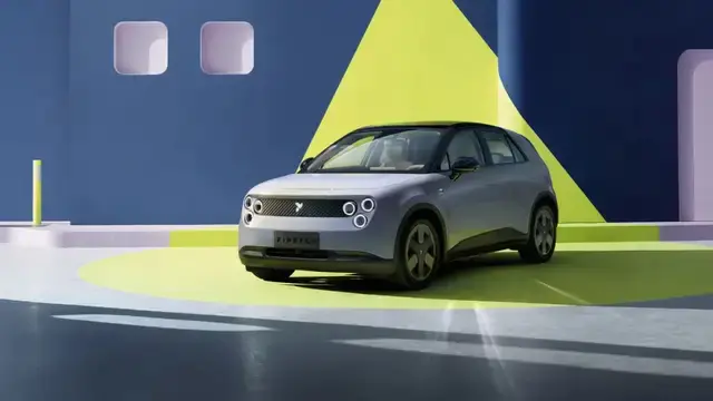 ET9刷新旗舰 萤火虫颠覆小车 2024蔚来日如何展示十年研发实力？