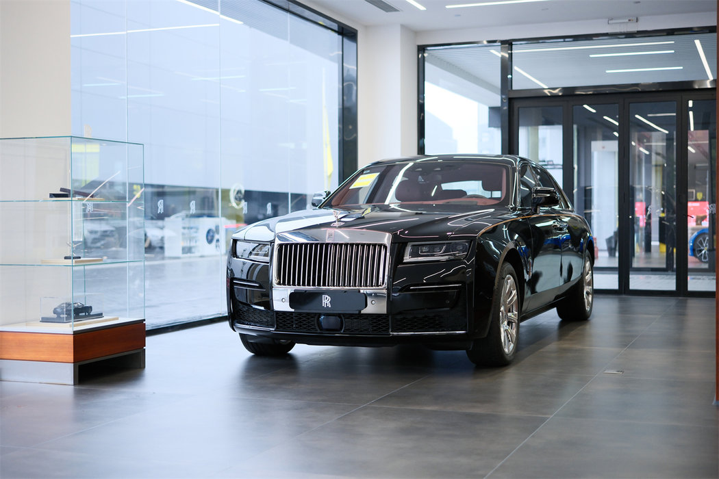 轻巧之余亦可展现优雅|劳斯莱斯古思特贵阳通源实拍