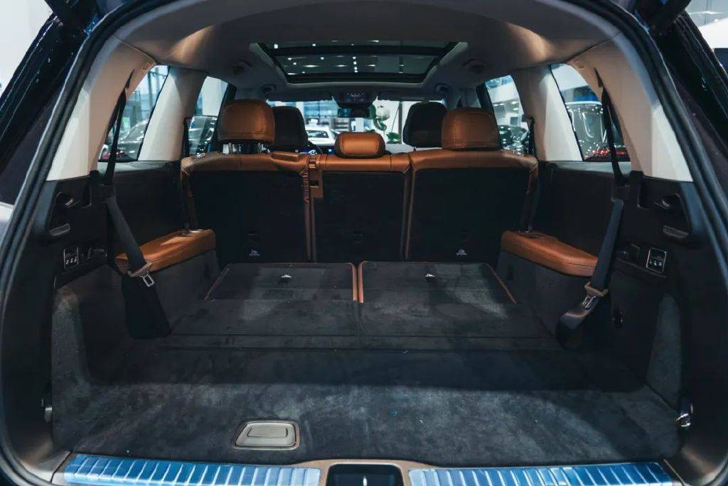什么样的成都有钱人，会在2024年买一台奔驰GLS SUV？