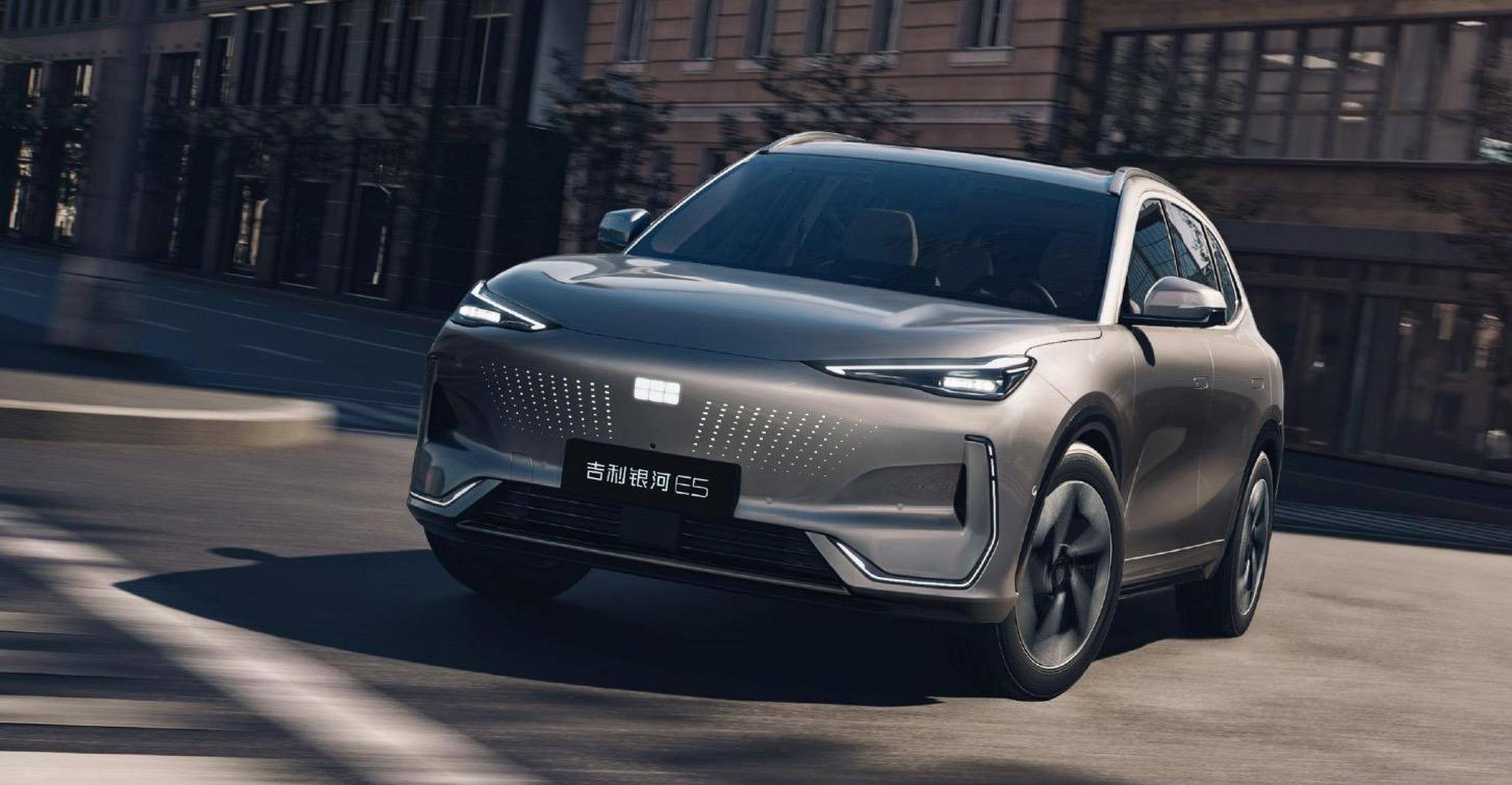 十万级纯电SUV偶遇！奇瑞iCAR V23对比银河E5，鹿死谁手？