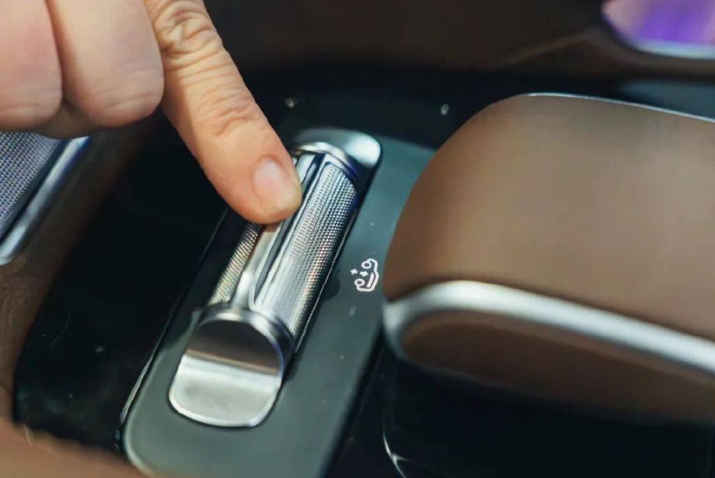 什么样的成都有钱人，会在2024年买一台奔驰GLS SUV？
