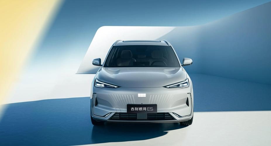 十万级纯电SUV偶遇！奇瑞iCAR V23对比银河E5，鹿死谁手？