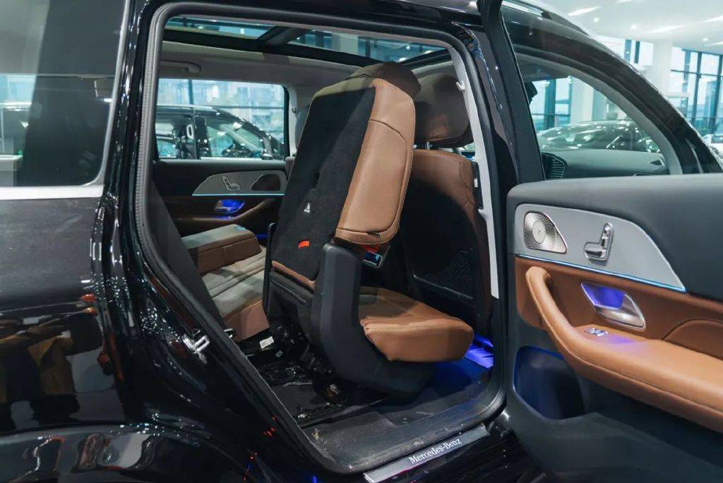 什么样的成都有钱人，会在2024年买一台奔驰GLS SUV？