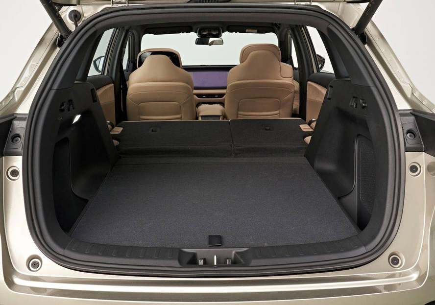 油车新表率、2.0T+8AT更来劲：长安第四代CS75PLUS Ultra上市