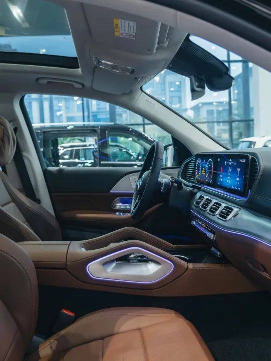 什么样的成都有钱人，会在2024年买一台奔驰GLS SUV？