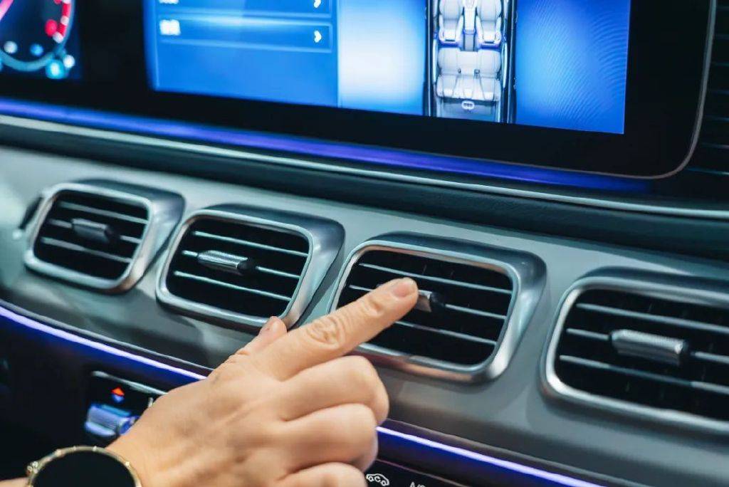 什么样的成都有钱人，会在2024年买一台奔驰GLS SUV？
