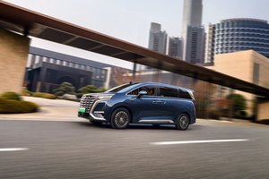 再立 MPV 6 大标杆，2025 款腾势 D9 33.98 万元起售