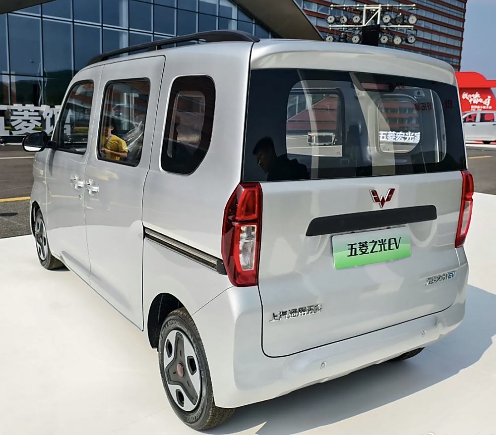 五菱纯电微面来了，官图已发布，空间不输K-CAR