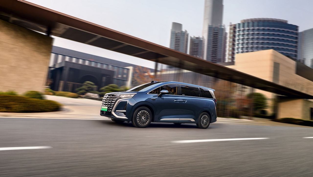 售价33.98万元起 25款腾势D9重磅上市，再立MPV 6大标杆！
