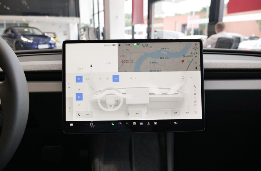 20多万预算，智界新S7何以成Model 3最强挑战者？