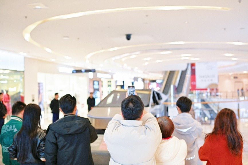 再落一子 特斯拉安徽首家赛博科技主题门店亮相合肥滨湖银泰
