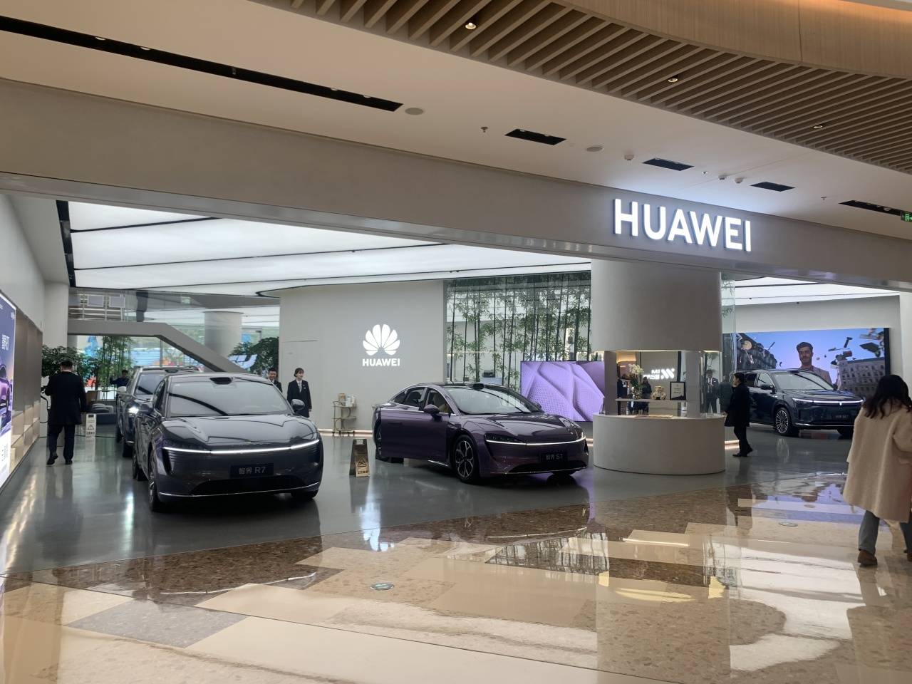 汽车座椅极限使用后会怎样？看看小米/鸿蒙智行/理想/蔚来的表现