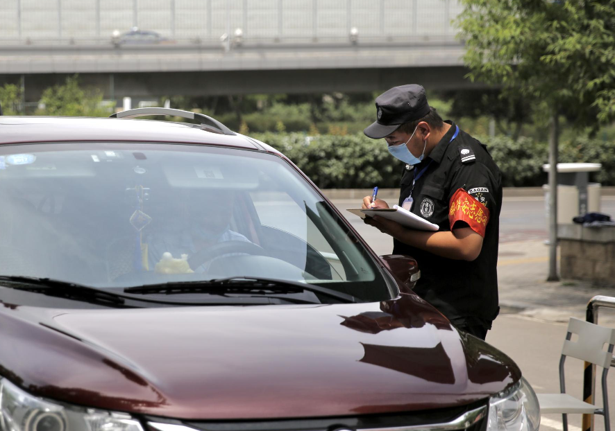 酒后小区内部挪车追尾被认定为酒驾，交警判罚是否妥当？