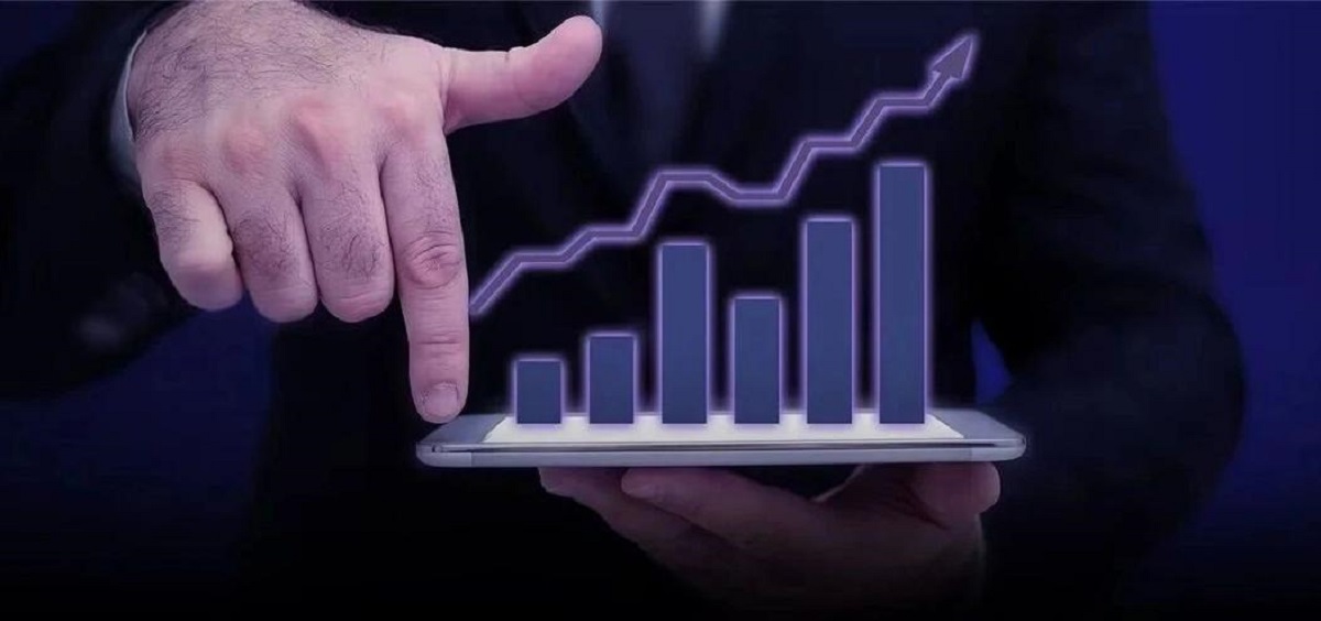 最新成绩单！前11月主动权益公募四只涨超50%，这几条赛道或是决定状元关键！