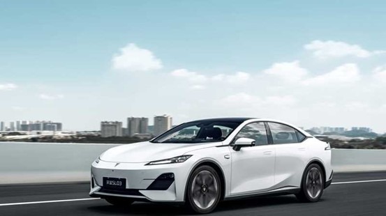 深蓝SL03经典版上市 售11.99万元 限量4000台