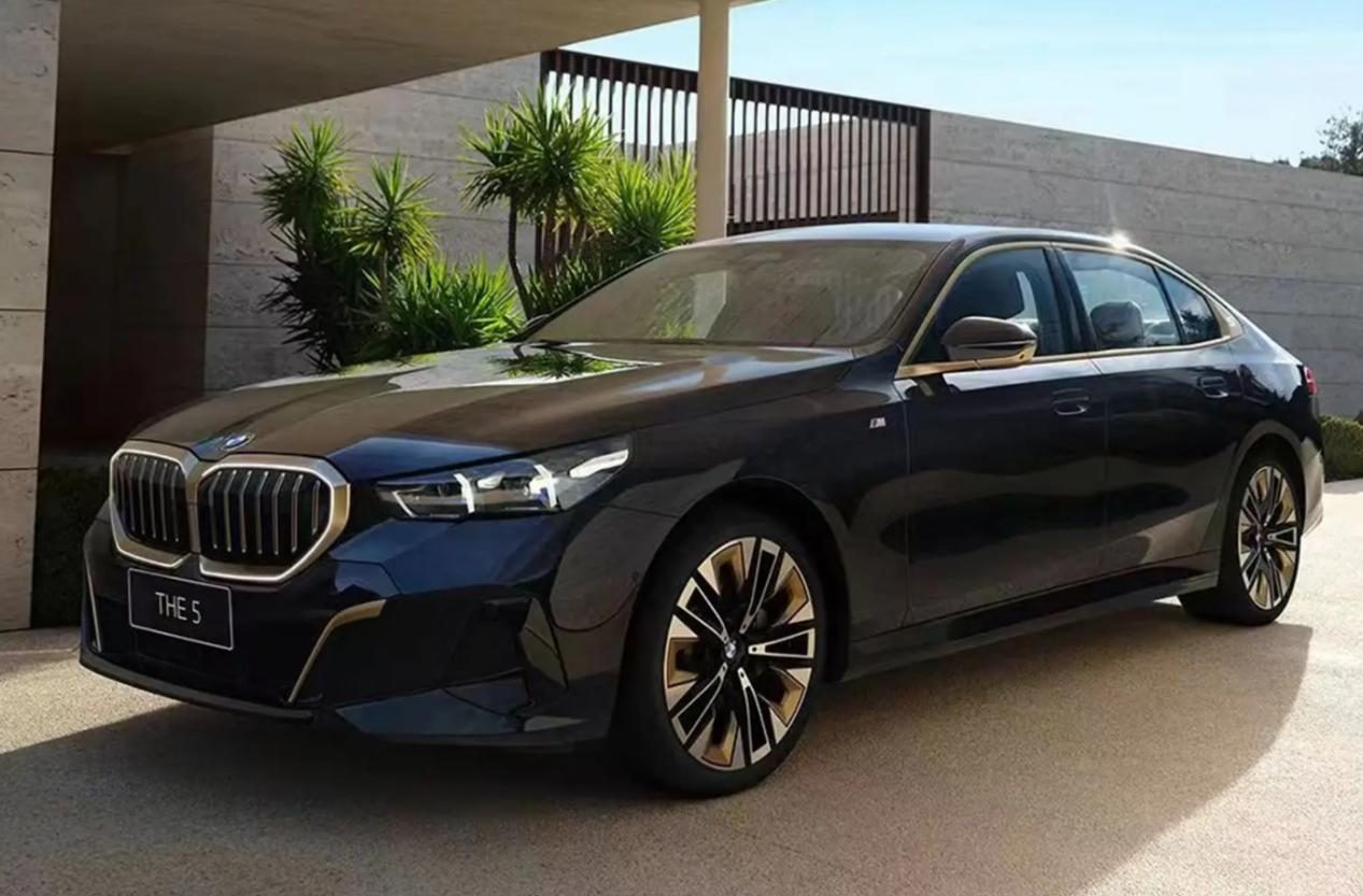 2025款宝马5系，iDrive 8.5更新到 9有何变化？新增V2X智驾