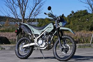 轻量化再度成为焦点，川崎KLX230 SHERPA正式上市