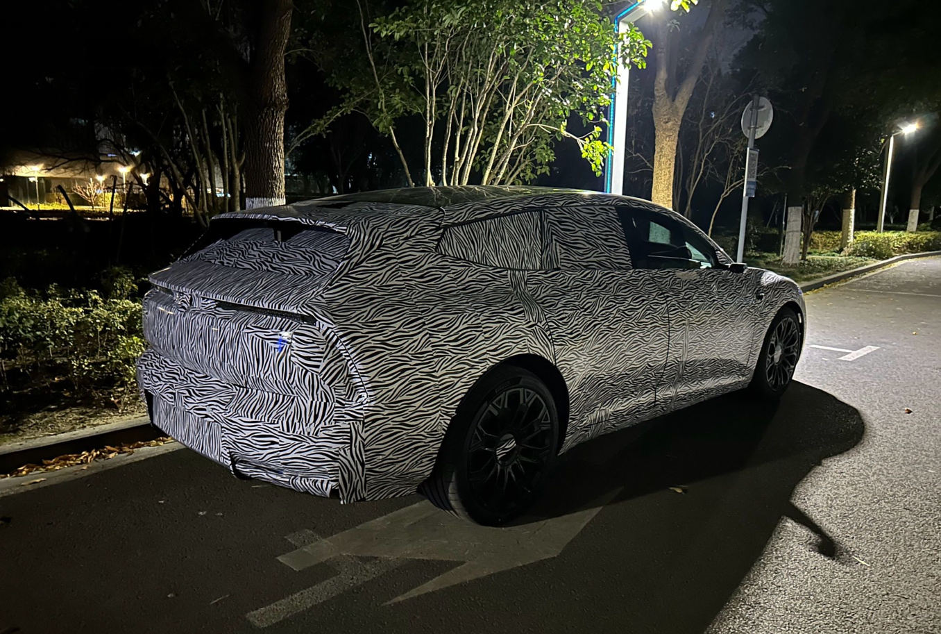 奥迪新车型“AUDI E”量产版谍照曝光，实车高度还原概念车的设计