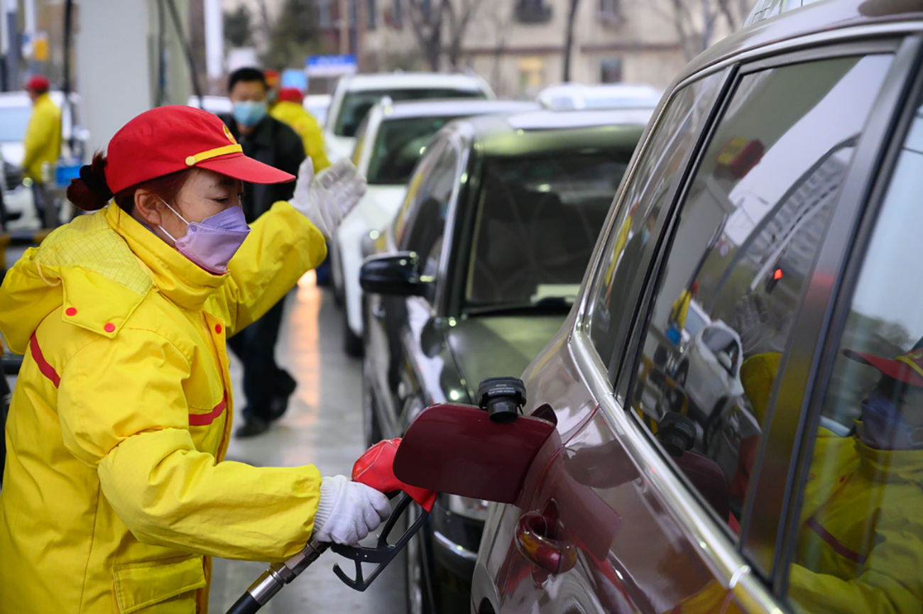 不建议工薪家庭选择新能源汽车的理由是什么，燃油车又有什么优势