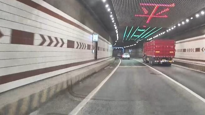 在隧道行驶时需要注意的事，老司机教你隧道安全行车，新手快看