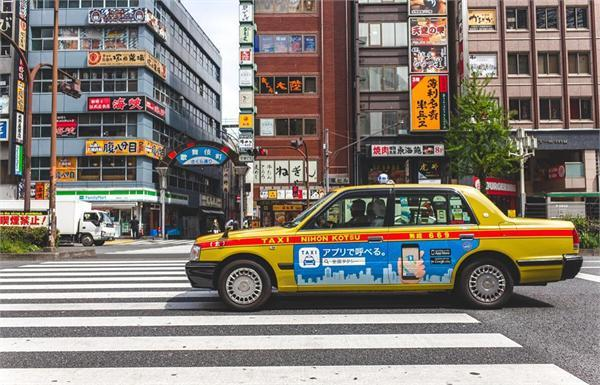 日本出租车公司接连倒闭是因为缺少司机，去日本开出租车是否可行