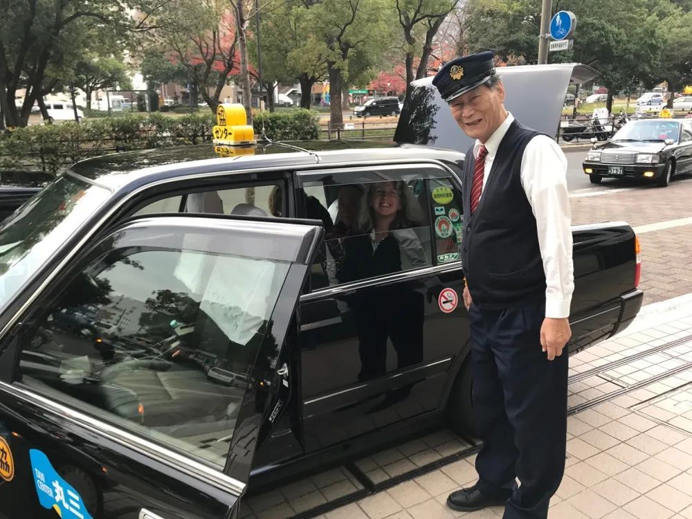 日本出租车公司接连倒闭是因为缺少司机，去日本开出租车是否可行