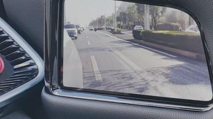 电子后视镜到底好不好用，是不是鸡肋？喵哥带你实测看看